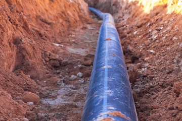 tuyaux_canalisation_eaux_usées_tranchée_collectif_erge_assainissement