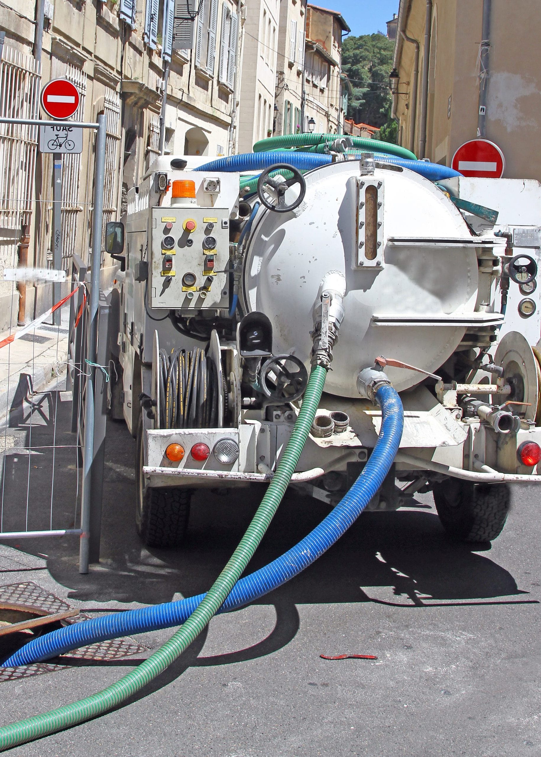 camion_fosse_septique_erge_assainissement_epure_egout_collectif