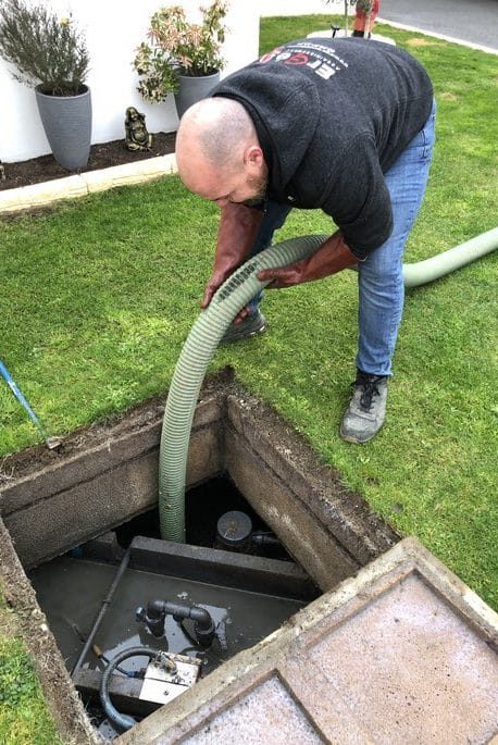 camion_hydrocureur_erge_assainissement_epure_vidange_egout_collectif_entreprise_débouchage