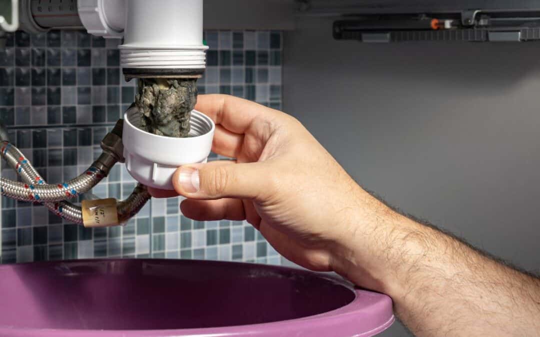 Canalisations qui sentent mauvais : causes, solutions et prévention