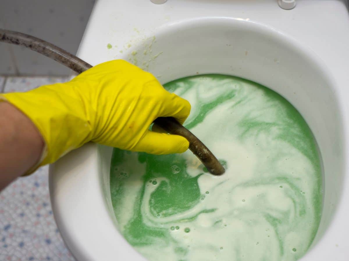 Canalisations odeur toilettes